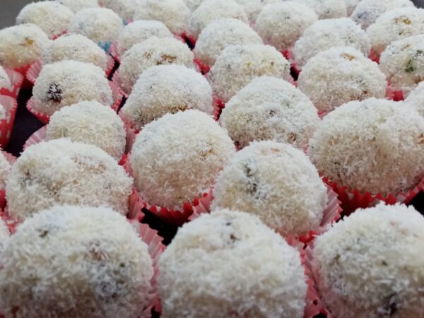Coconut Energy Balls <br> 150 Kcal