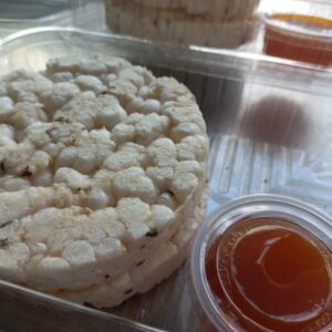 Rice Cakes with Light Apricot Jam <br> 330 Kcal