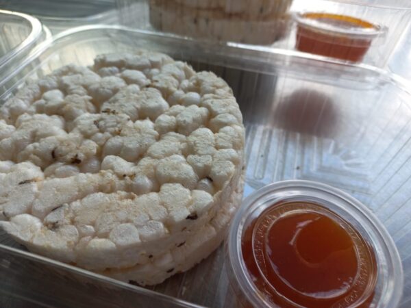 Rice Cakes with Light Apricot Jam <br> 330 Kcal